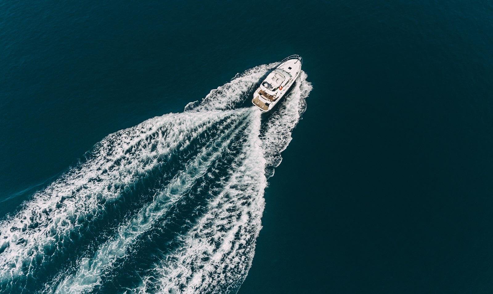 Морская прогулка к пляжу Сосновка